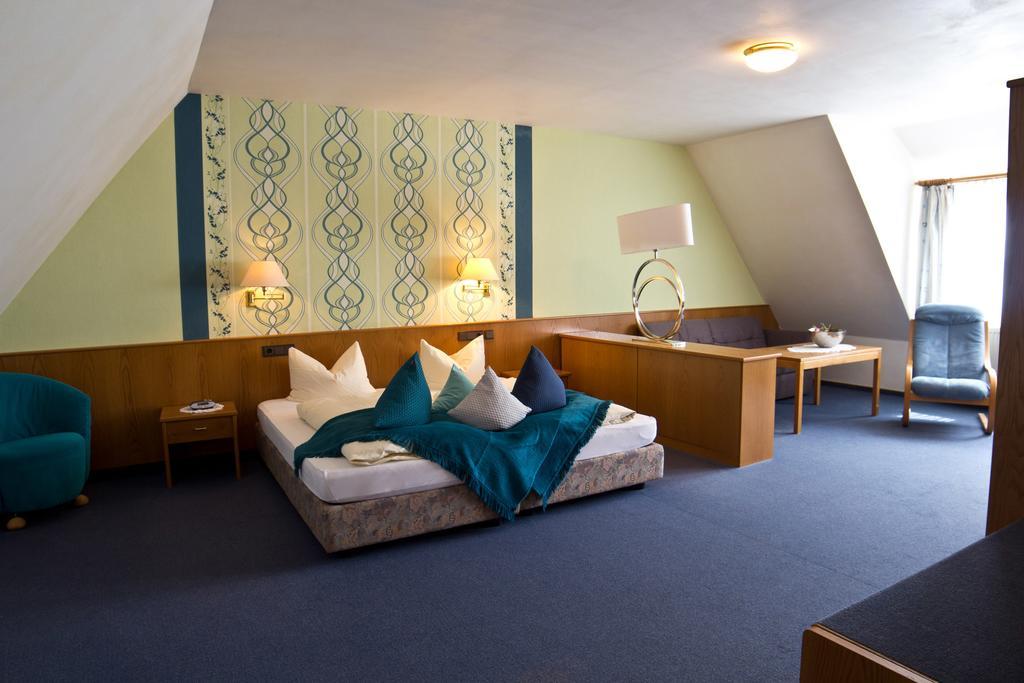 Hotel Berg Dannenfels Quarto foto